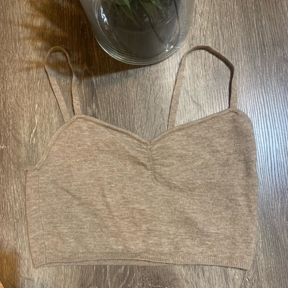 Wilfred Tops - Wilfred Aritzia Beige Sweater Crop Tank Top Size Medium